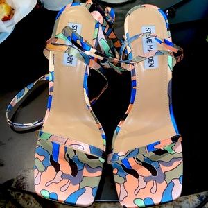 ***SOLD*** Steve Madden lace up heels